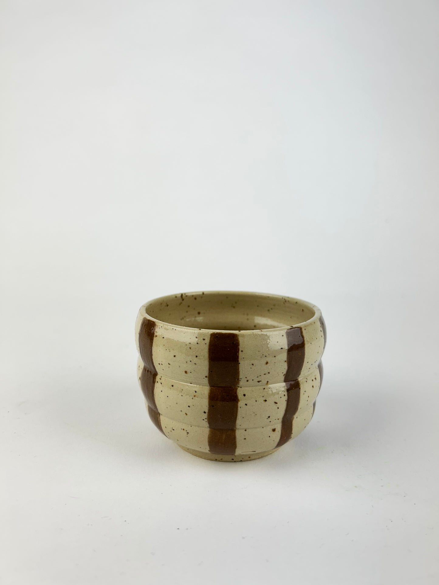 Magnesium cup