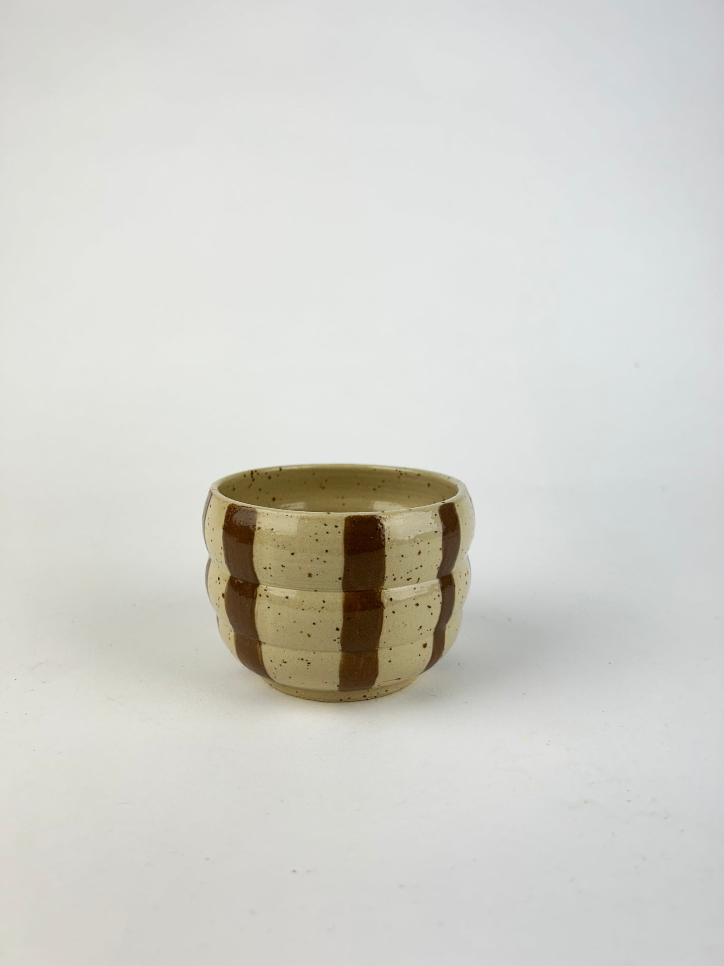 Magnesium cup
