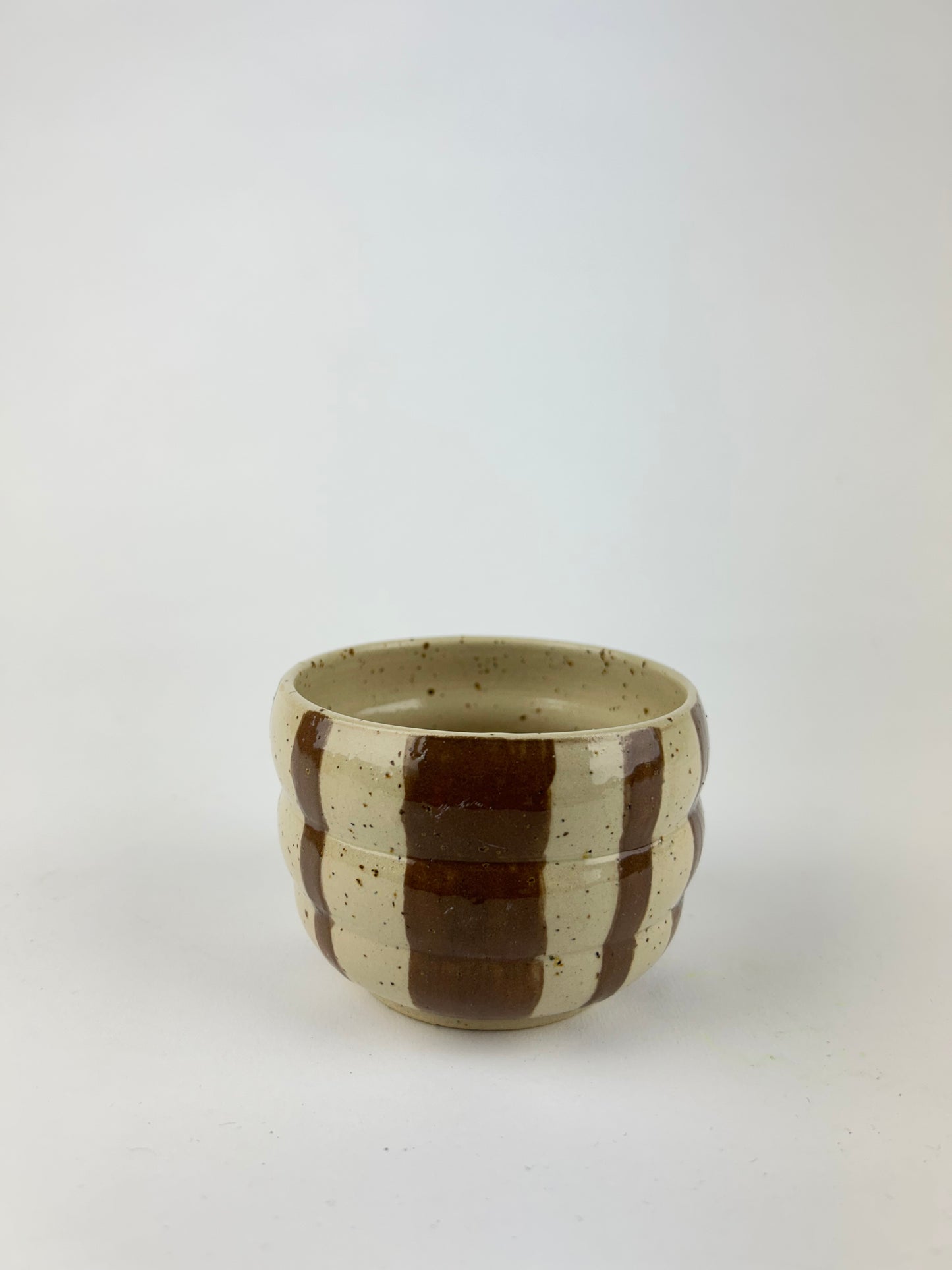 Magnesium cup