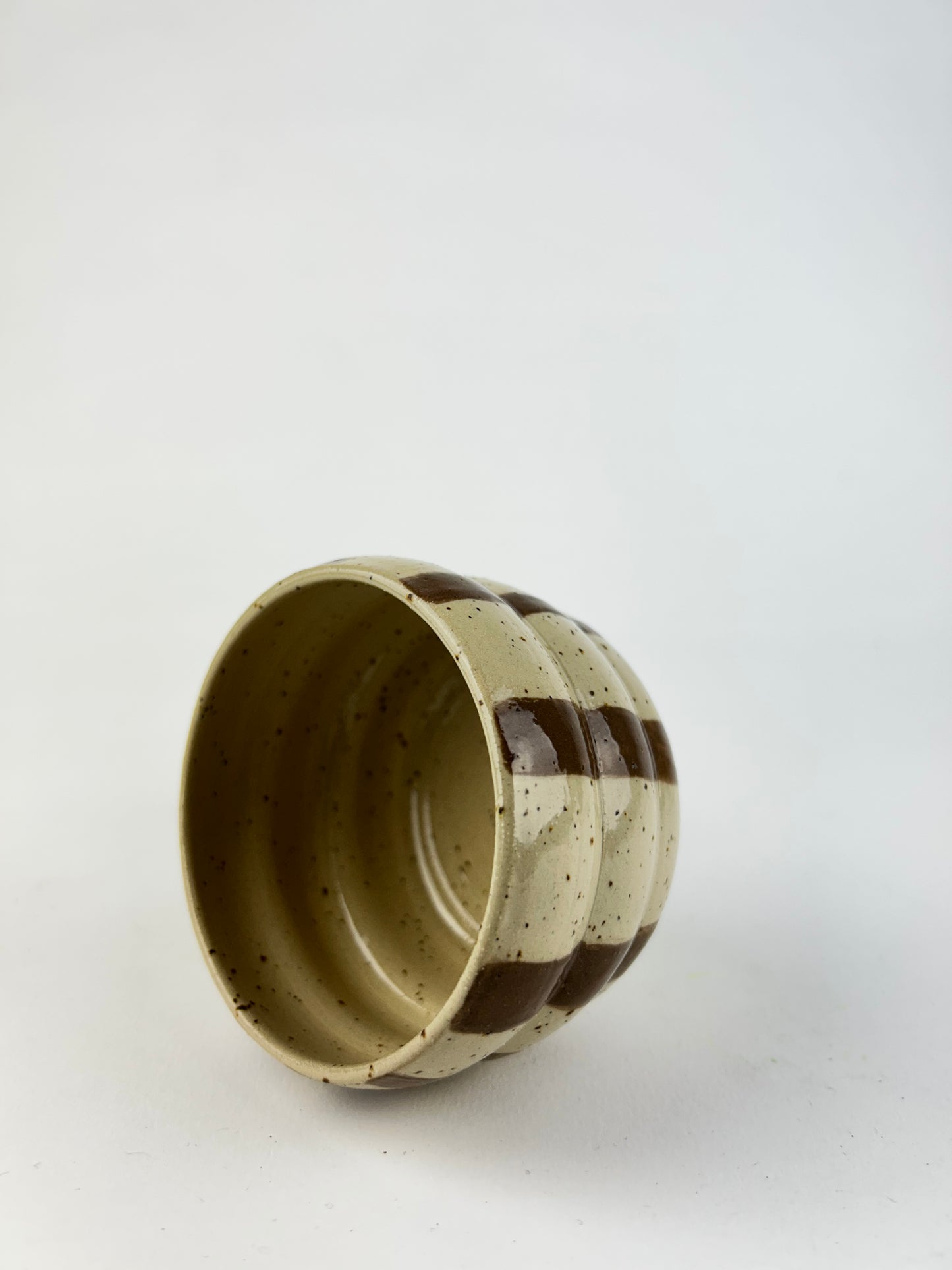 Magnesium cup
