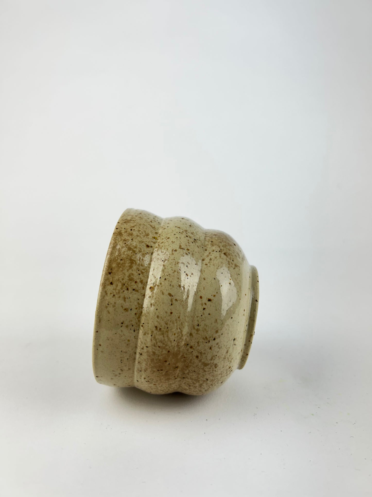 Magnesium cup