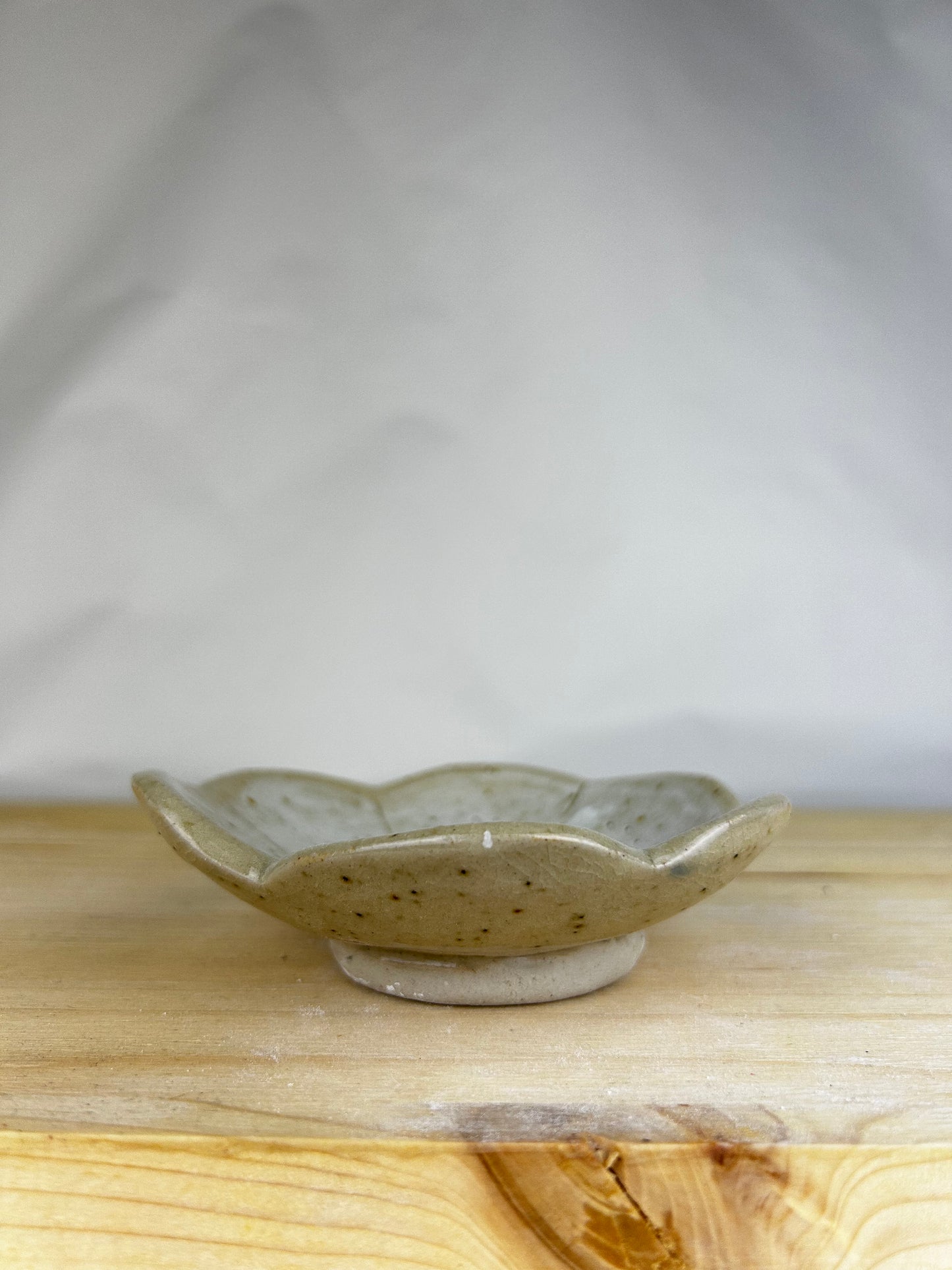 Flower wood soap tray