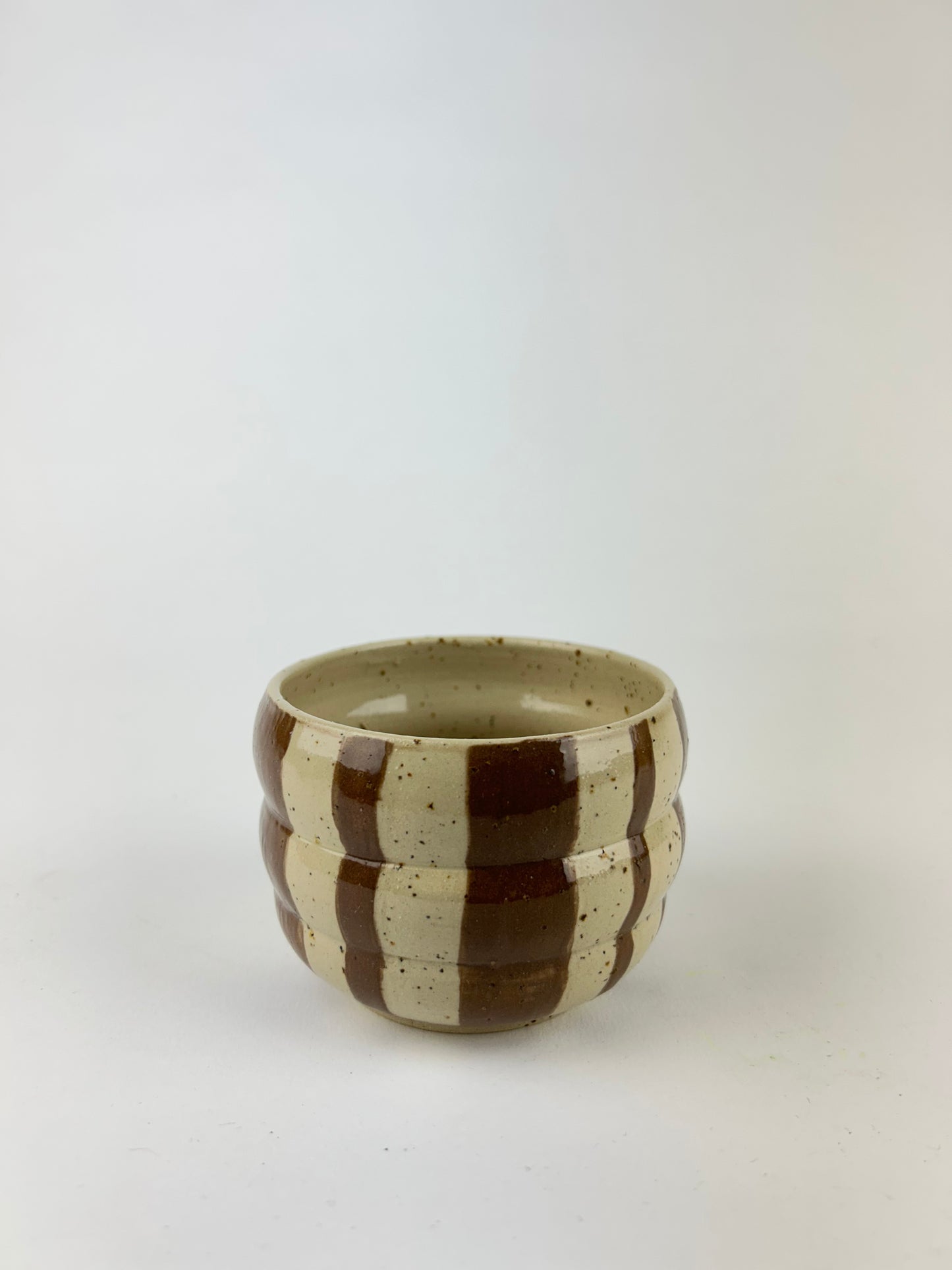 Magnesium cup