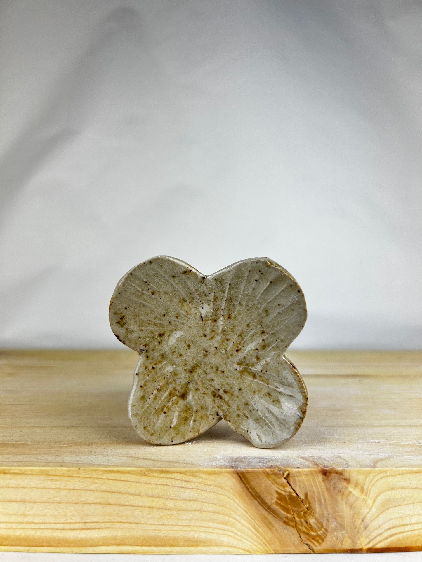 Flower wood ring dish