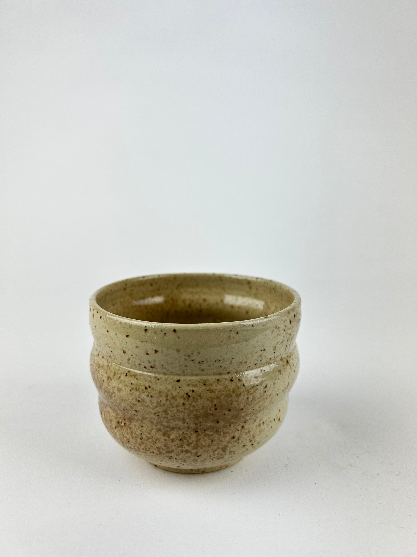 Magnesium cup
