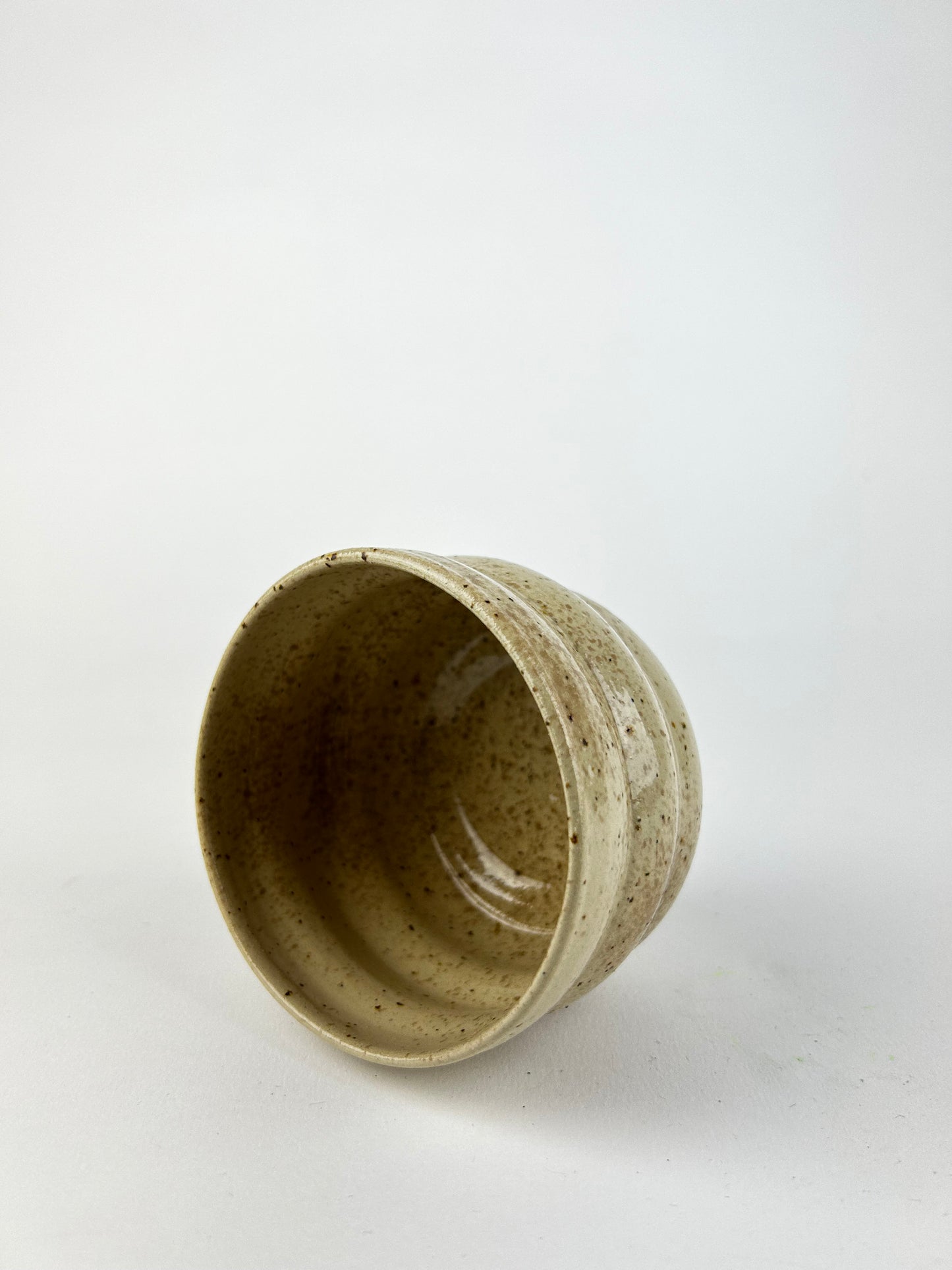 Magnesium cup